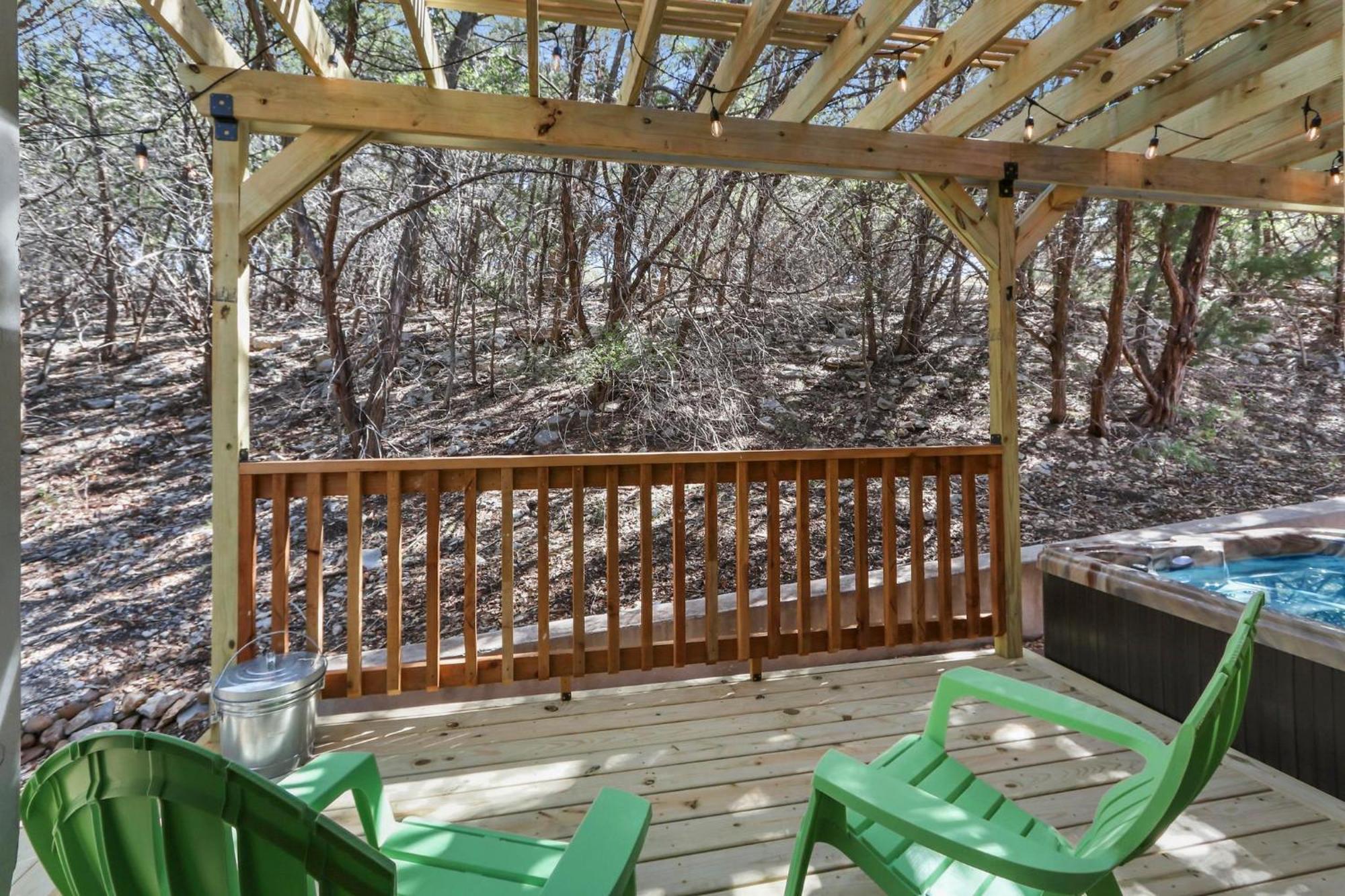 Green Roof Cottage Canyon Lake Exterior photo